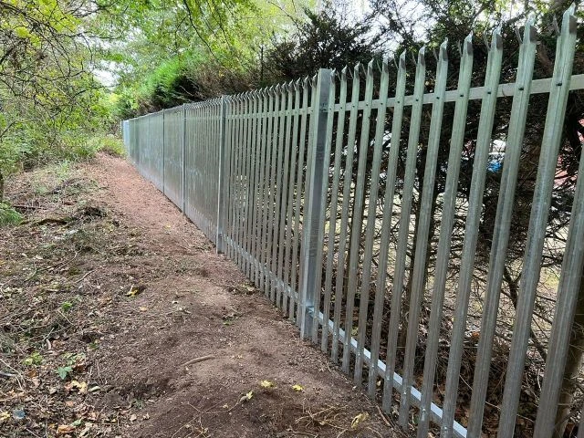 After photo - steel palisade fencing in Didcot, Oxfordshire